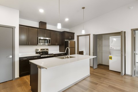 Floor plan for 1 bed, 1 bath, 781 sqft